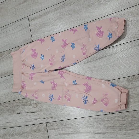 3/$55 Set of 2 Girl's pjs - Picture 7 of 16